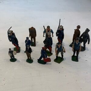 Vintage Toy Soldier Figurines Set